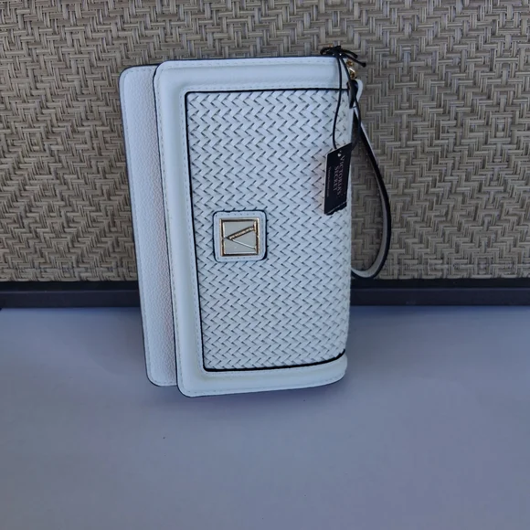 Victoria's Secret White Wristlet Clutch - Picture 3 of 9